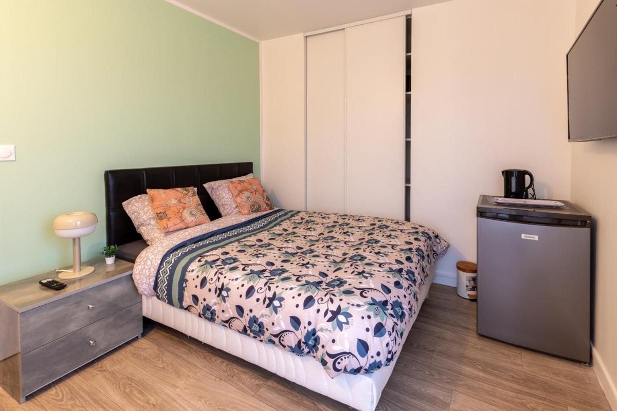 Bed and Breakfast Le Beau Refuge Parisien De Cergy - Parisian Modern Flat At Cergy Esterno foto